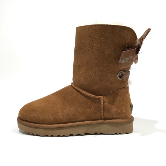 UGG CUSTOMIZABLE BAILEY BOW SHORT BOOTS -CHESTNUT SUEDE /SHEEPSKIN -WOMEN’S US 6 - Picture 3 of 8